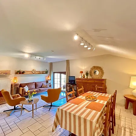 Apartment Au Coeur Des Collines, Chouette Ellezelles